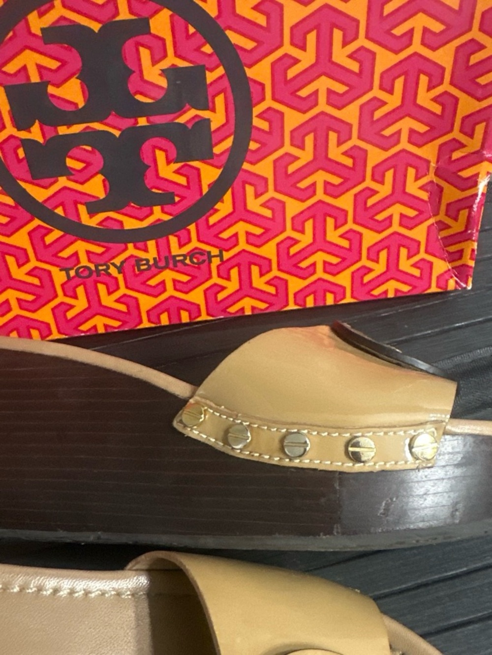 Tory Burch Beige Patent Leather Wedge Slide Mules with Logo Medallion - Picture 4 of 4